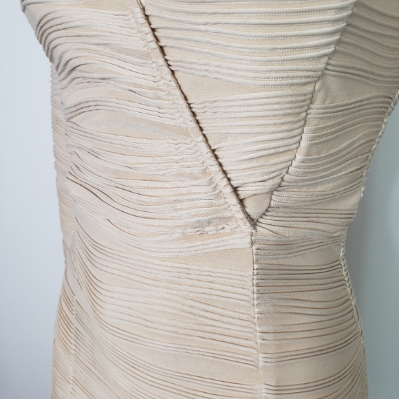 LF Urmoda long sleeve wrap textured dress zip back - Picture 3 of 8